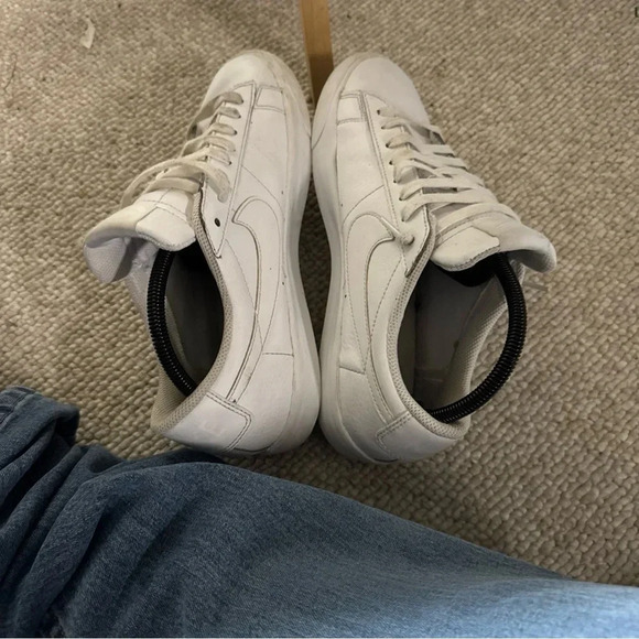 Blazer Low LE 'Triple White'  AQ3597-100 Men Size 9 - Picture 6 of 7